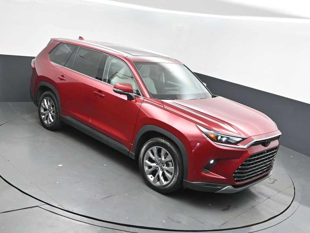 Used 2025 Toyota Grand Highlander FWD image 2