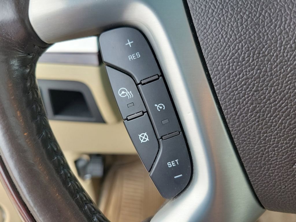 Used 2011 Cadillac Escalade Luxury AWD/4WD image 26