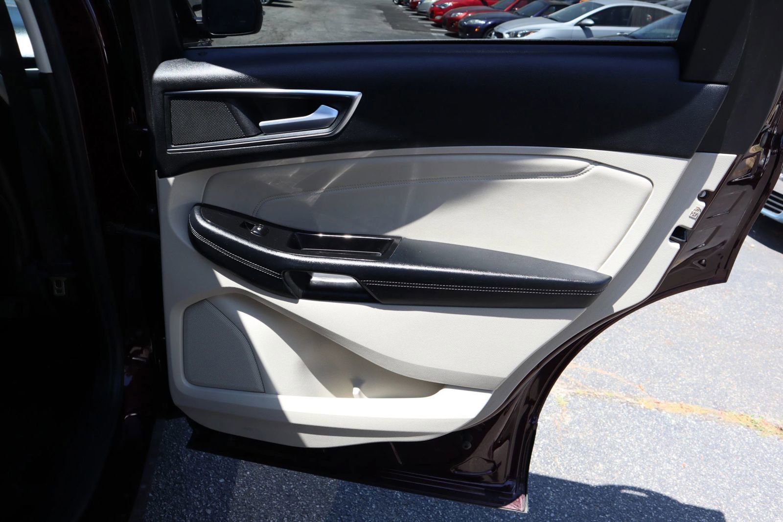 Used 2017 Ford Edge Titanium w/ Equipment Group 301A FWD image 19