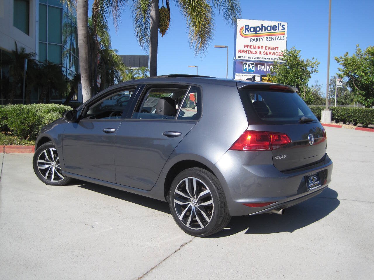 Used 2015 Volkswagen Golf S FWD image 13