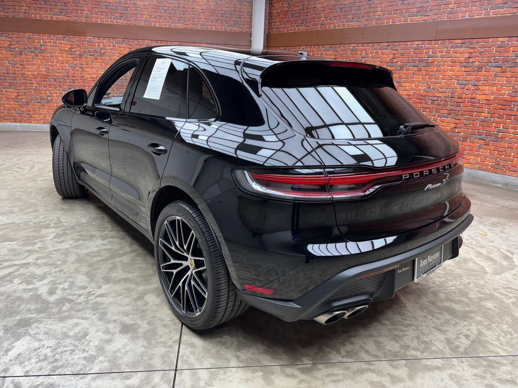 Used 2022 Porsche Macan S video 2