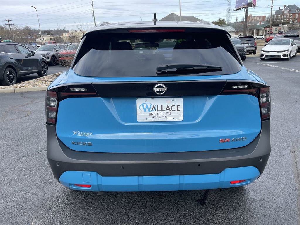 Used 2025 Nissan Kicks SR image 5