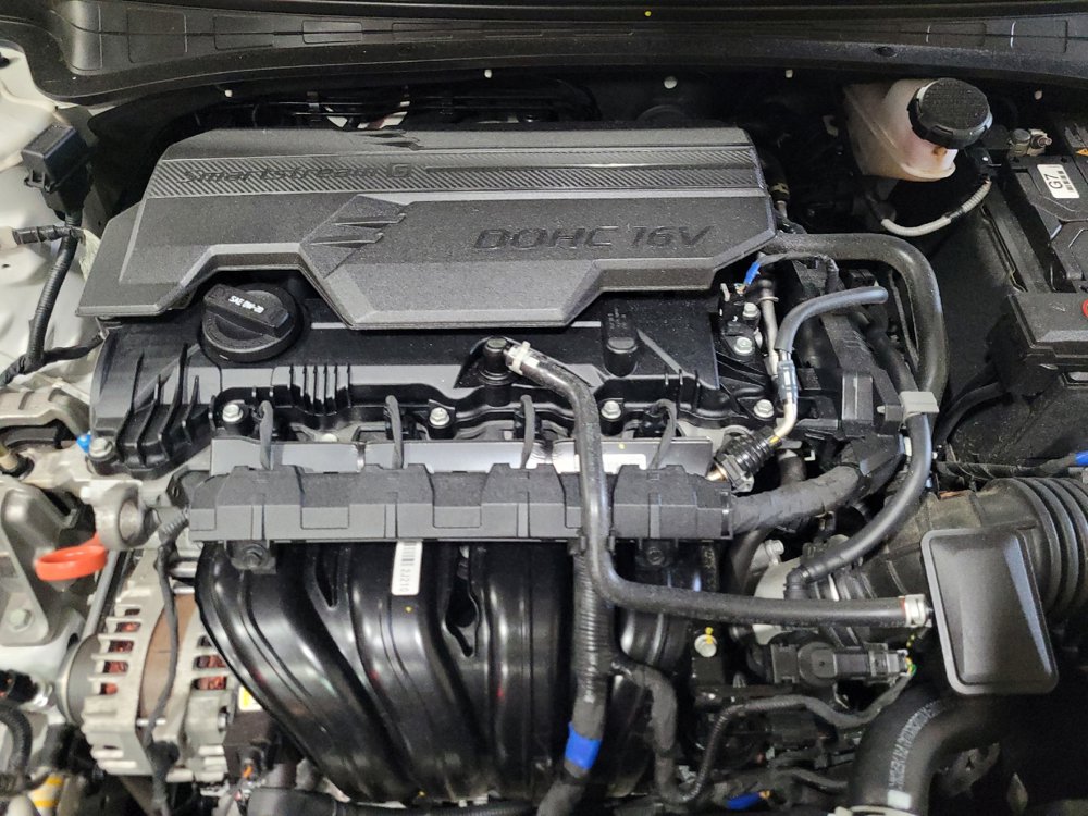 Used 2024 Hyundai Elantra SE FWD image 30