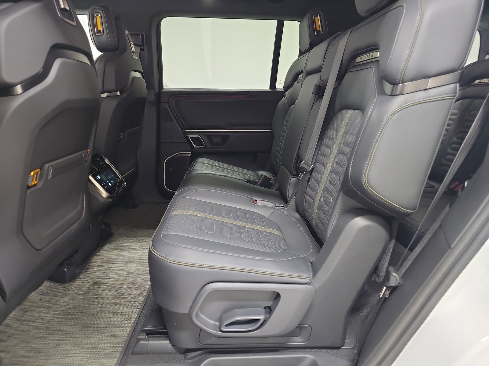 Used 2024 Rivian R1S Adventure AWD/4WD image 21