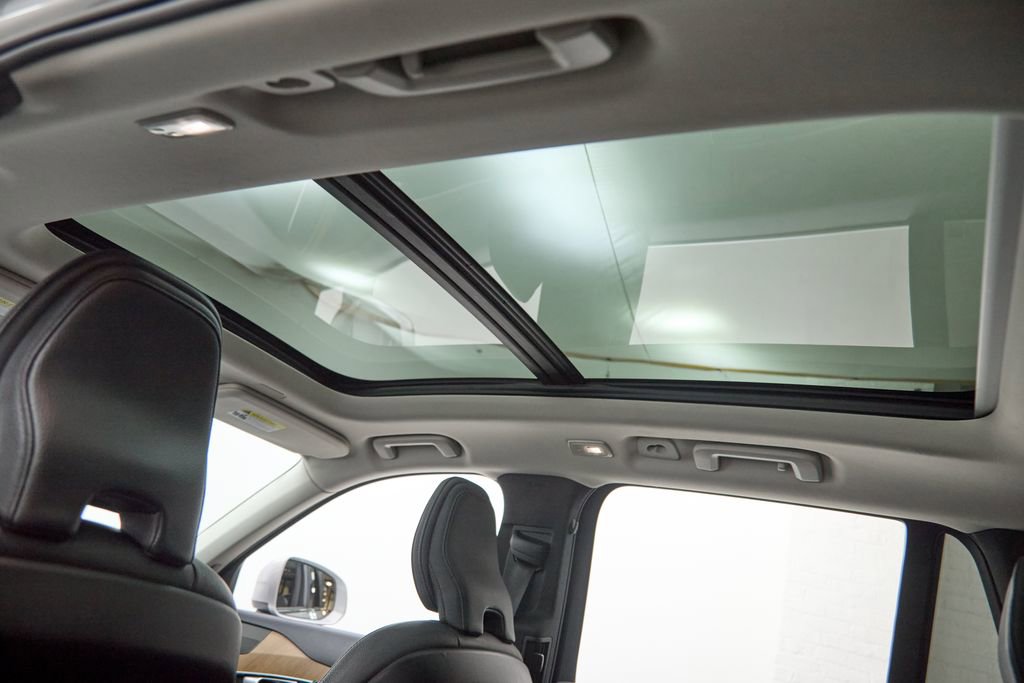 Certified 2024 Volvo XC90 B6 Plus w/ Protection Package Premier image 24