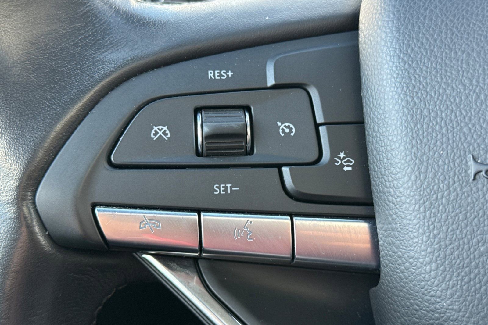 Used 2022 Cadillac XT6 Luxury image 28