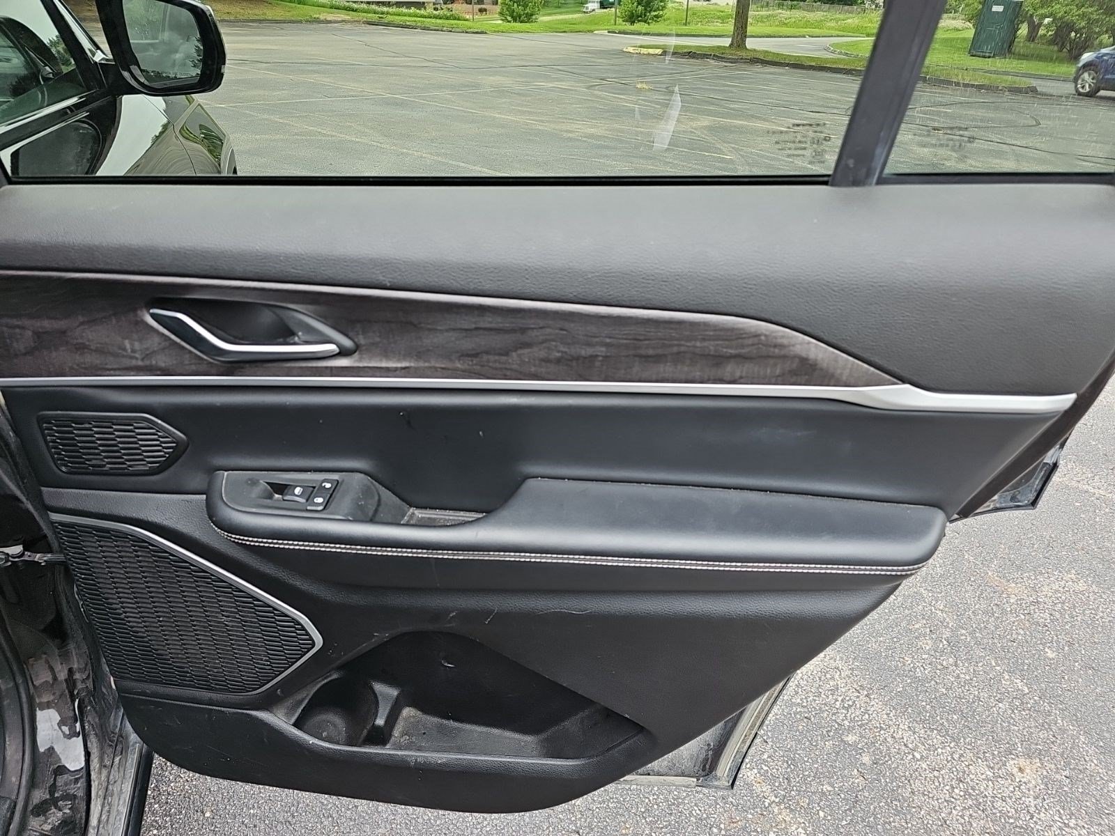 Used 2021 Jeep Grand Cherokee L Limited AWD/4WD image 15