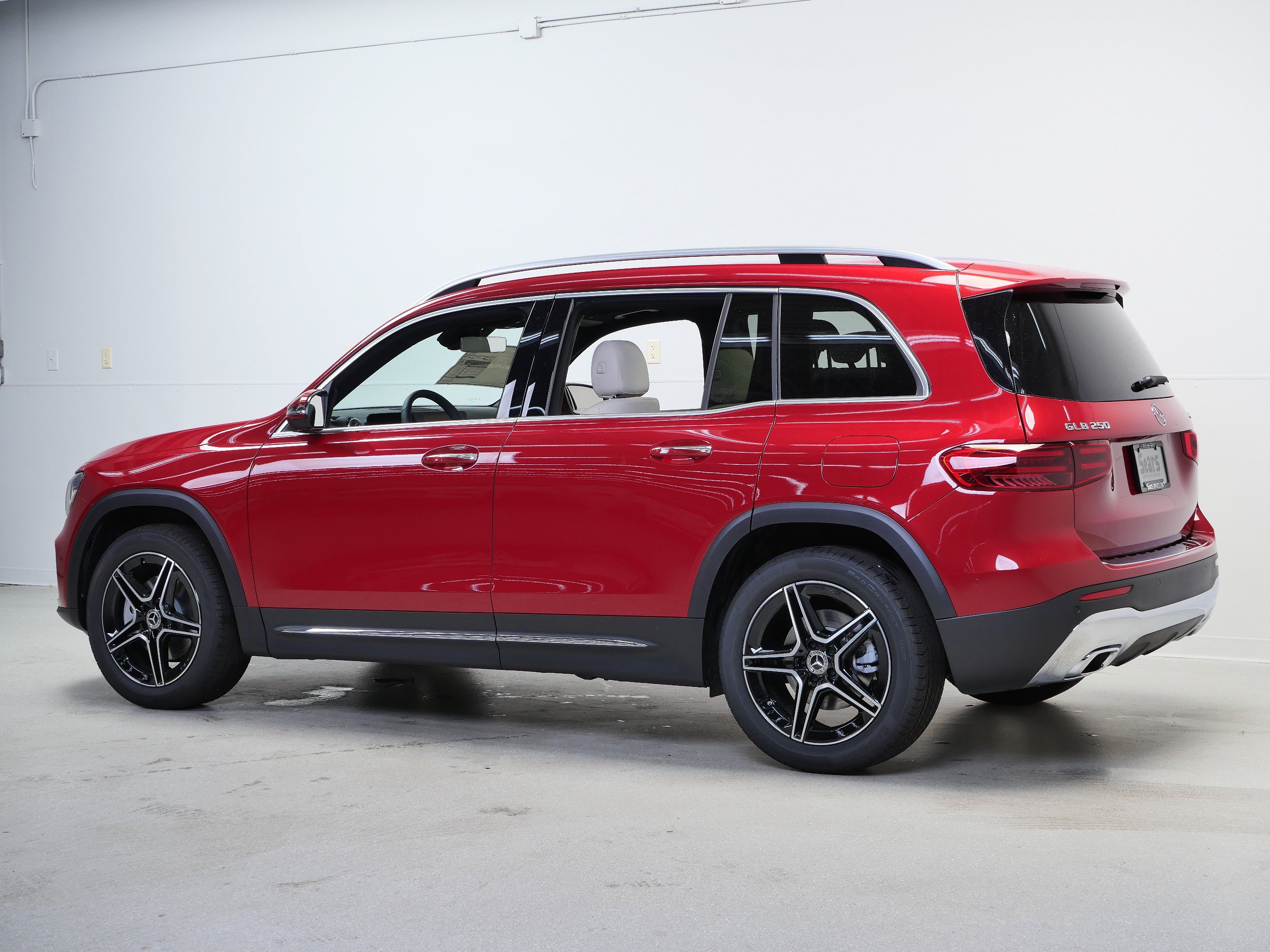 New 2026 Mercedes-Benz GLB 250 4MATIC image 6