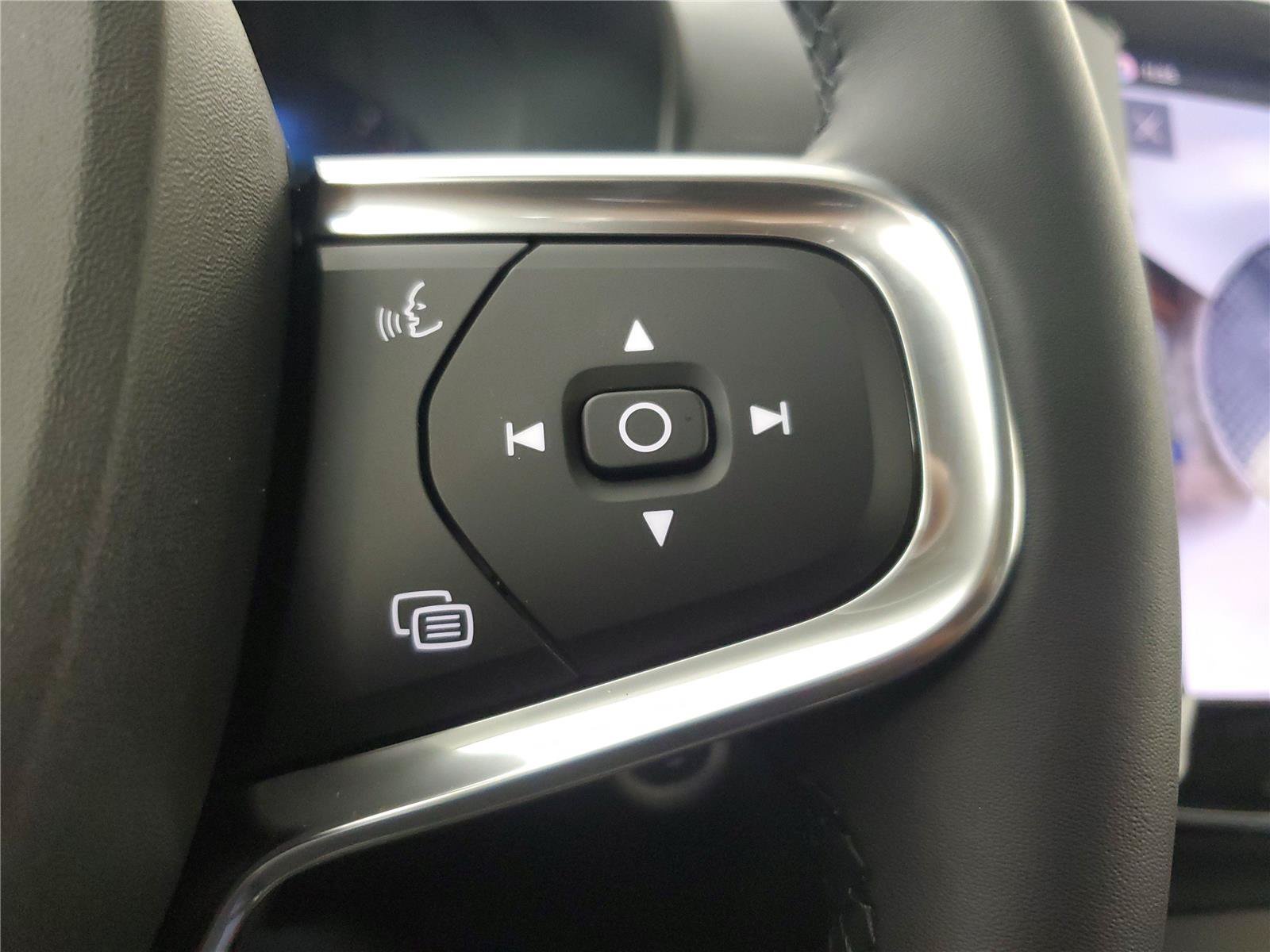 New 2026 Volvo XC40 B5 Plus w/ Climate Package AWD/4WD image 26
