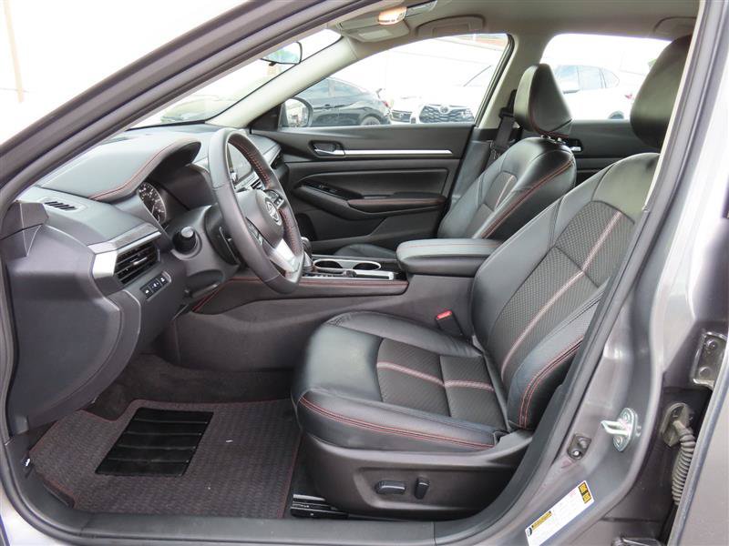 Used 2024 Nissan Altima 2.5 SR FWD image 18