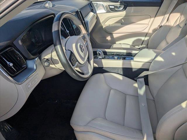 Used 2018 Volvo XC60 T8 Momentum w/ Vision Package image 16