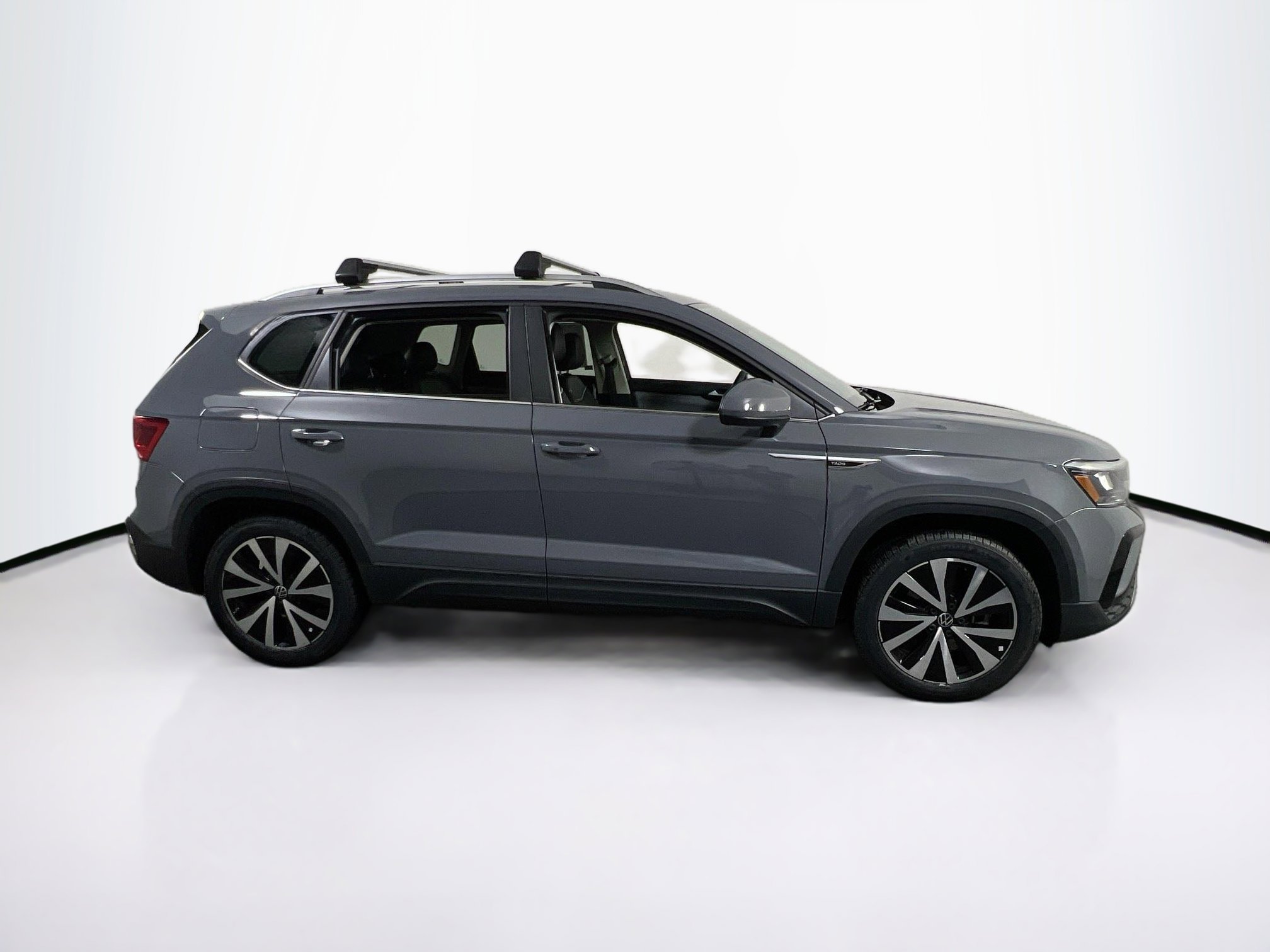 Used 2023 Volkswagen Taos SE AWD/4WD image 4