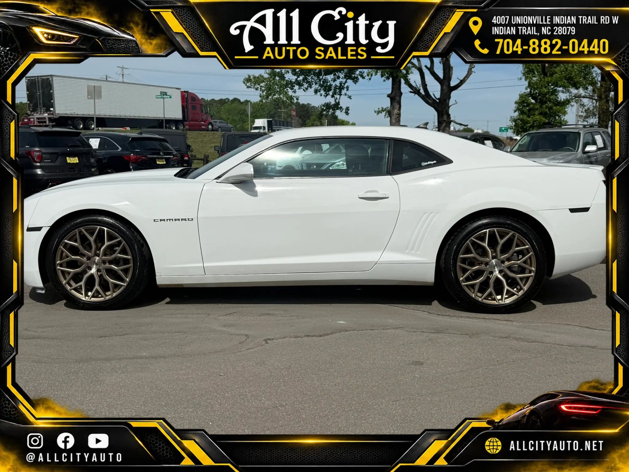 Used 2013 Chevrolet Camaro LT RWD image 4