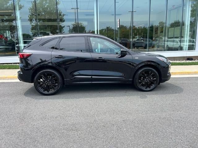 Certified 2024 Ford Escape ST-Line Elite w/ Premium Technology Package AWD/4WD image 9