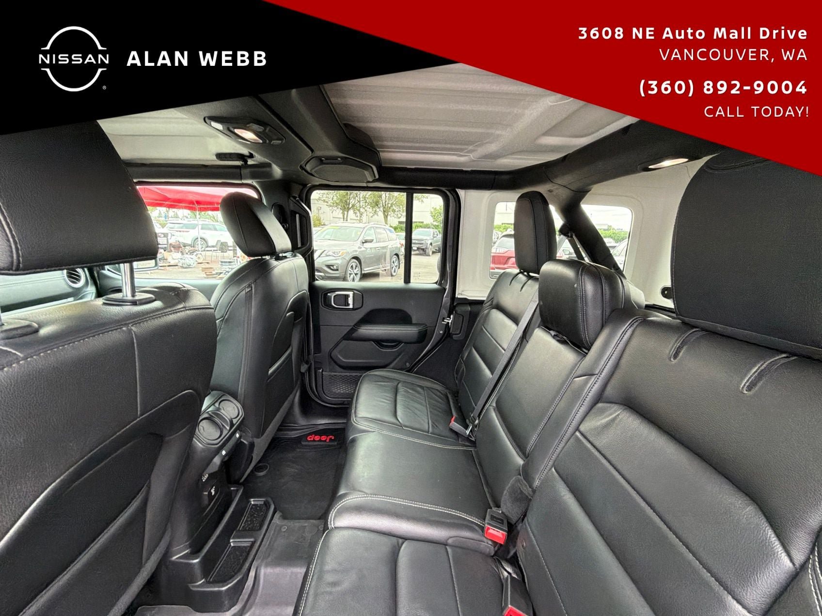Used 2018 Jeep Wrangler Unlimited Sahara AWD/4WD image 27
