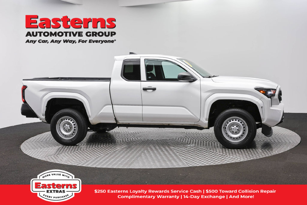 Used 2024 Toyota Tacoma SR RWD image 5