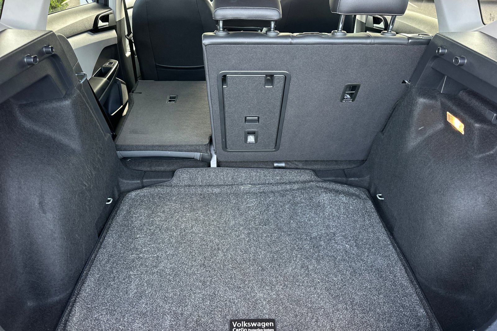 Used 2023 Volkswagen Taos SE w/ Black Wheel Package FWD image 15