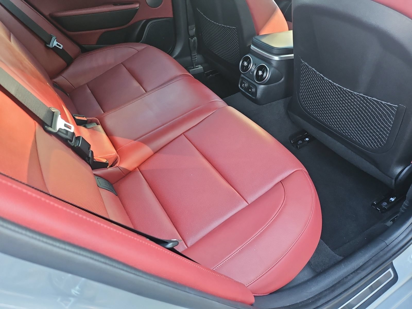 Used 2019 Kia Stinger GT1 RWD image 31