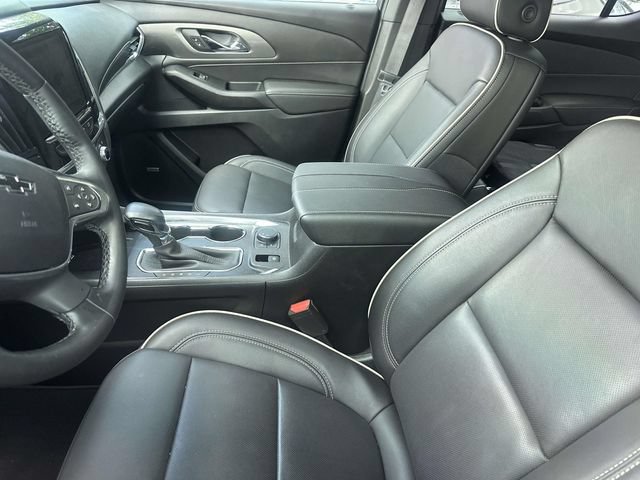 Used 2023 Chevrolet Traverse Premier w/ Redline Edition FWD image 17