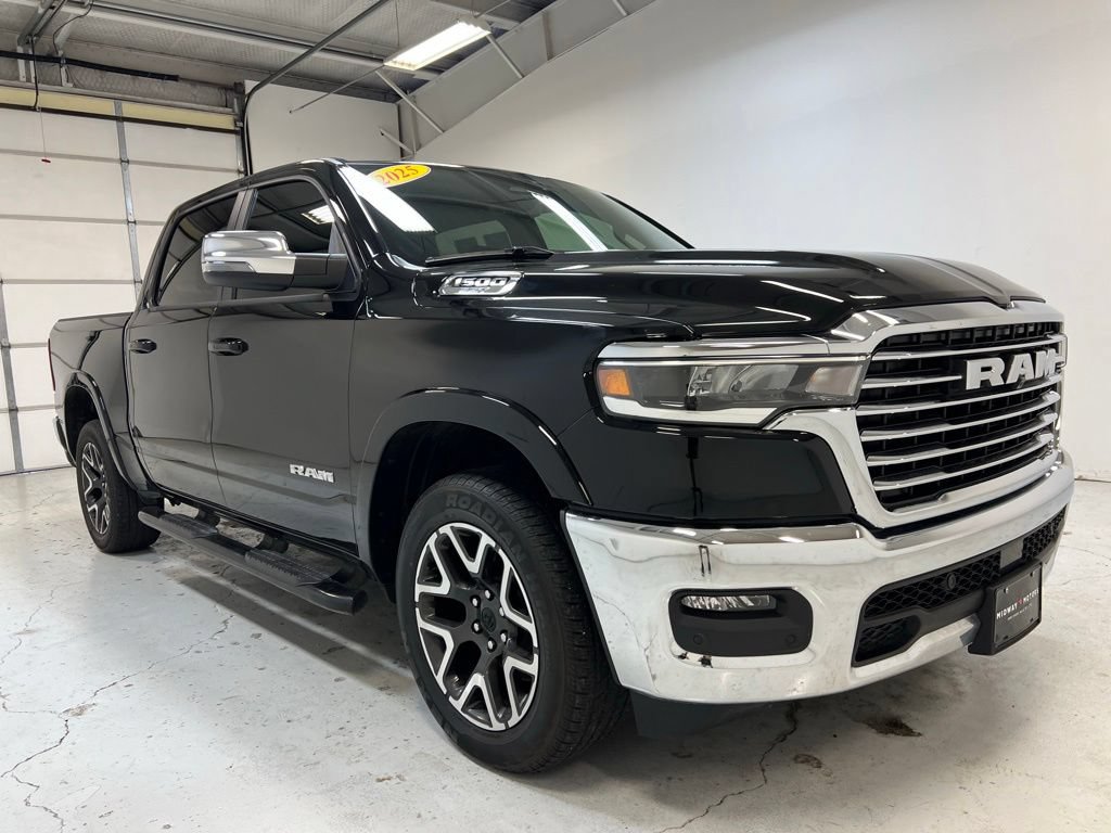 Used 2025 RAM 1500 Laramie AWD/4WD image 8