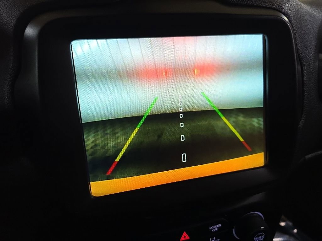Used 2023 Jeep Renegade Latitude AWD/4WD image 18
