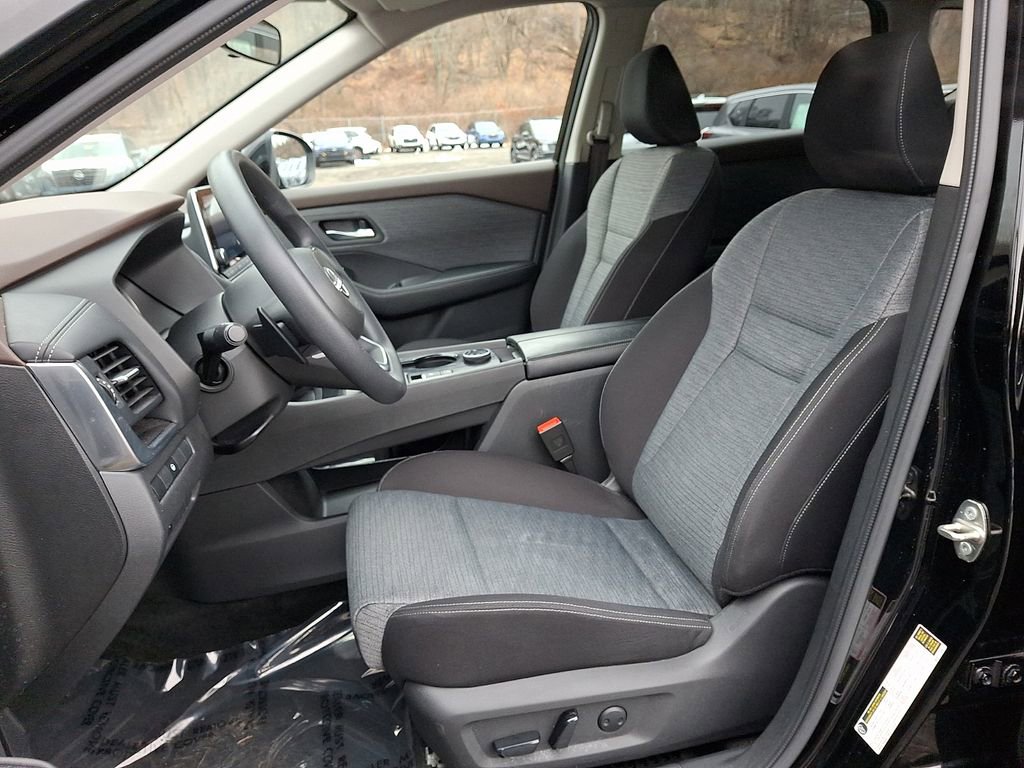 Certified 2023 Nissan Rogue SV image 15