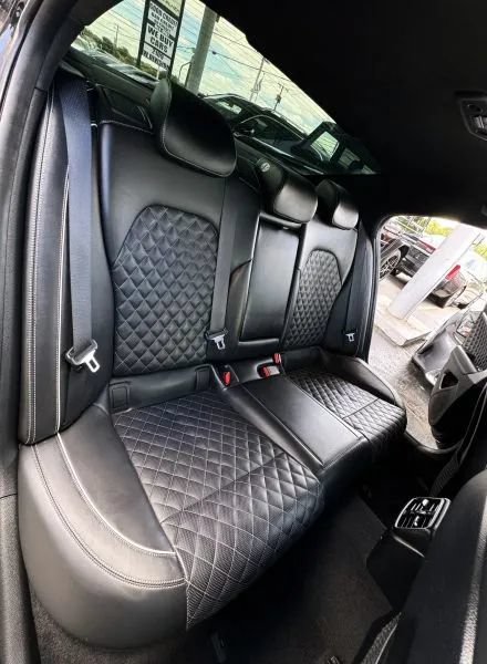 Used 2021 Genesis G70 3.3T w/ Sport Package RWD image 25