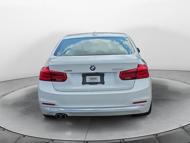Used 2016 BMW 328i xDrive Sedan AWD/4WD image 4
