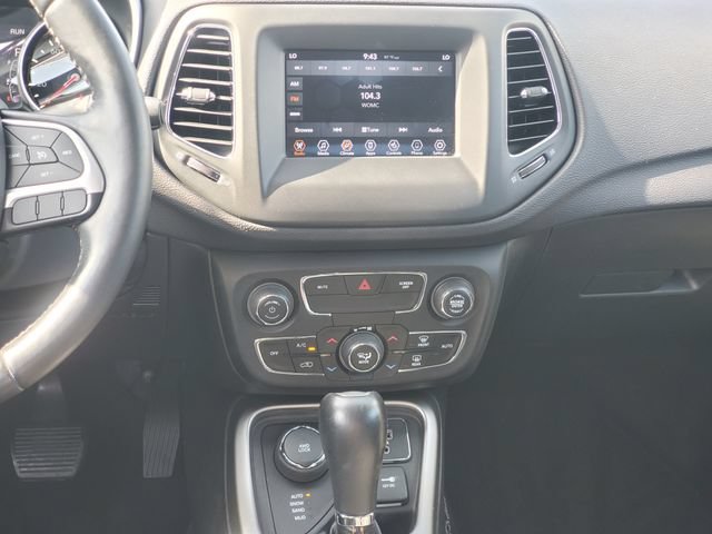 Used 2017 Jeep Compass Latitude w/ Popular Equipment Group AWD/4WD image 27