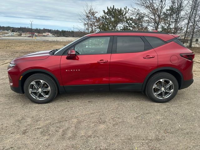 Used 2023 Chevrolet Blazer LT AWD/4WD image 4