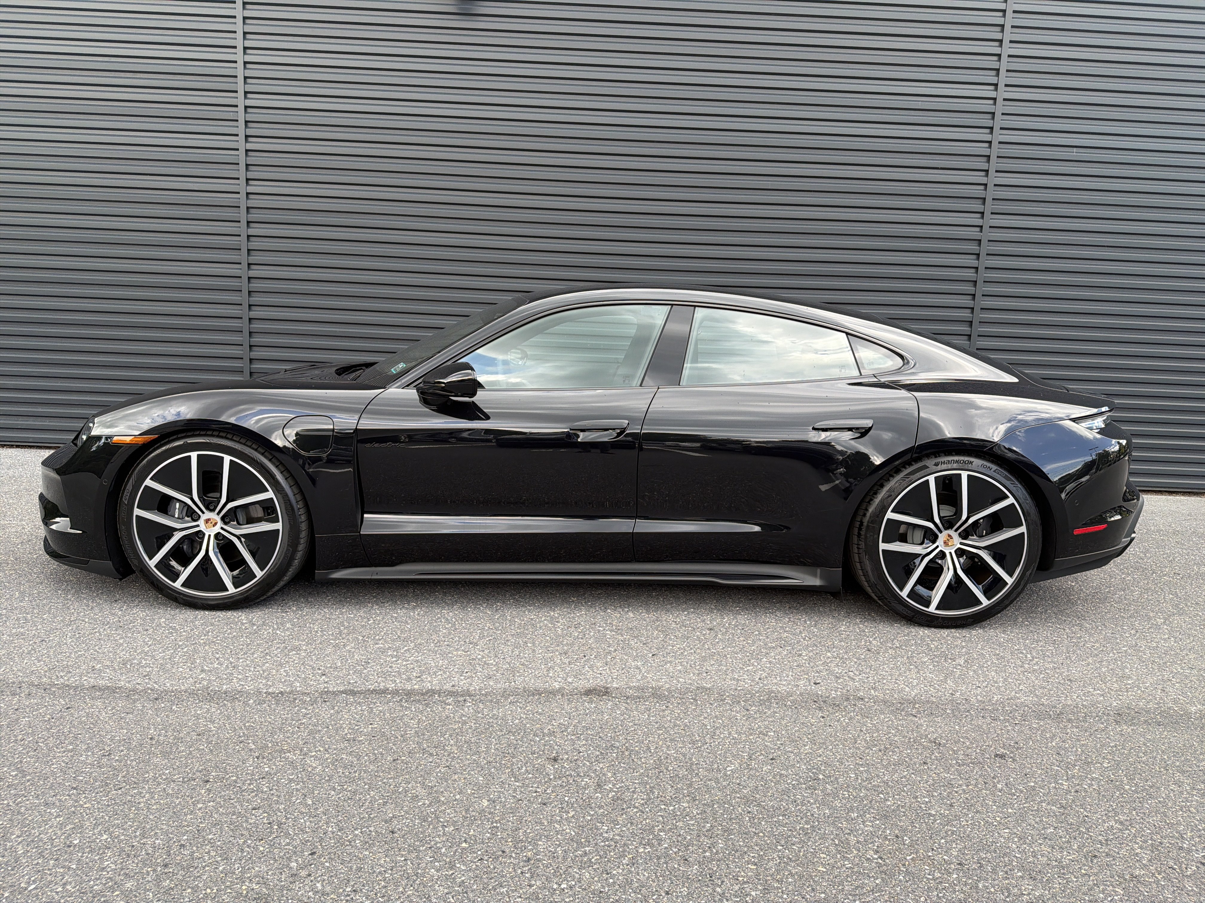 New 2026 Porsche Taycan RWD image 2