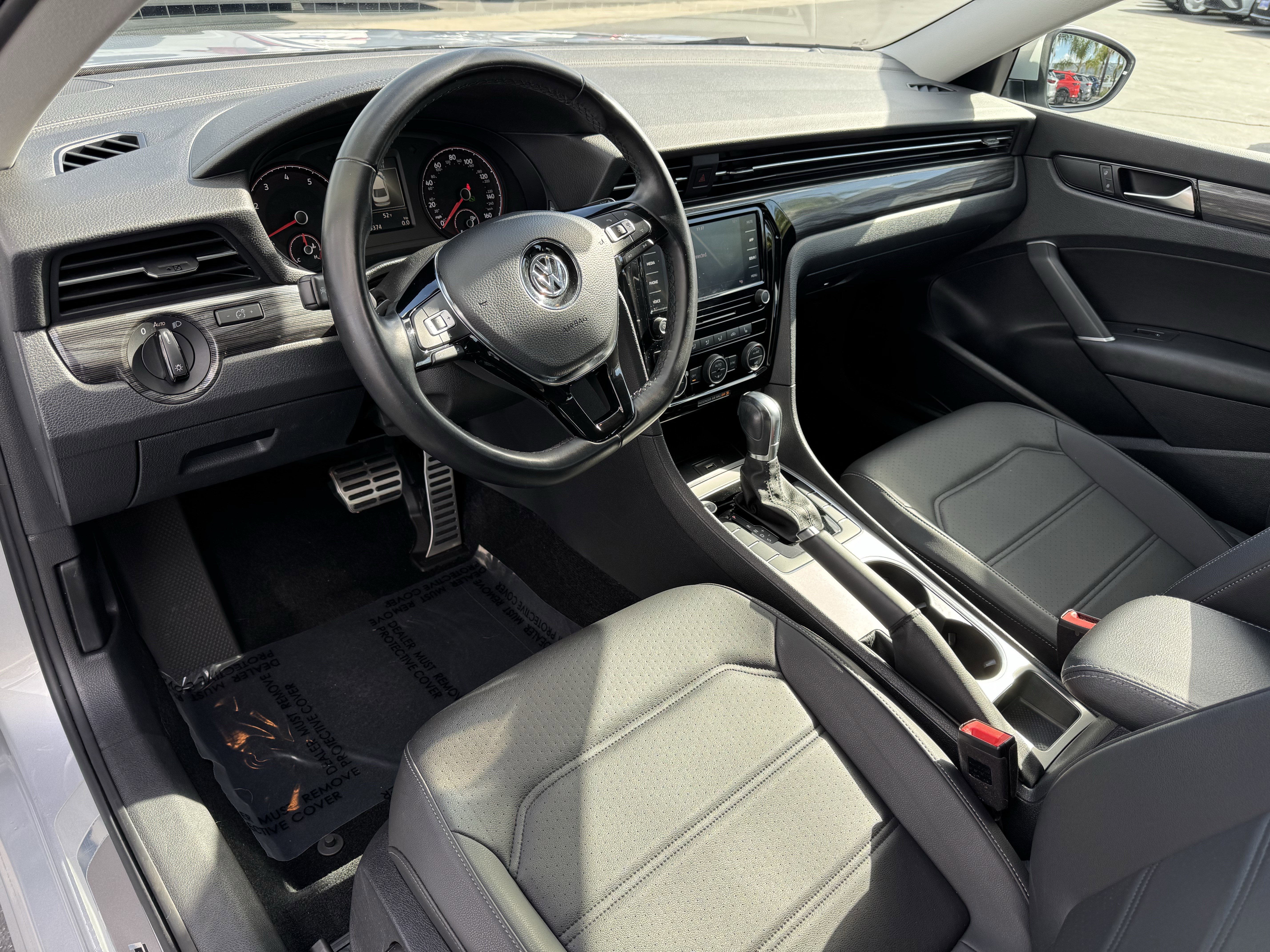 Used 2020 Volkswagen Passat 2.0T R-Line image 16