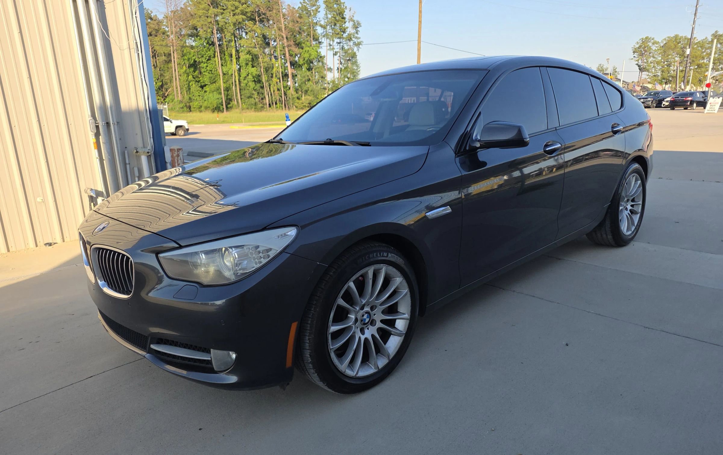 Used 2010 BMW 535i Gran Turismo RWD image 2
