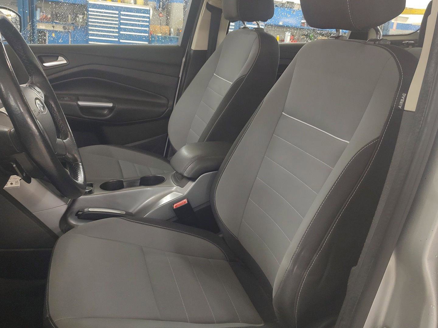 Used 2013 Ford C-MAX SE FWD image 2
