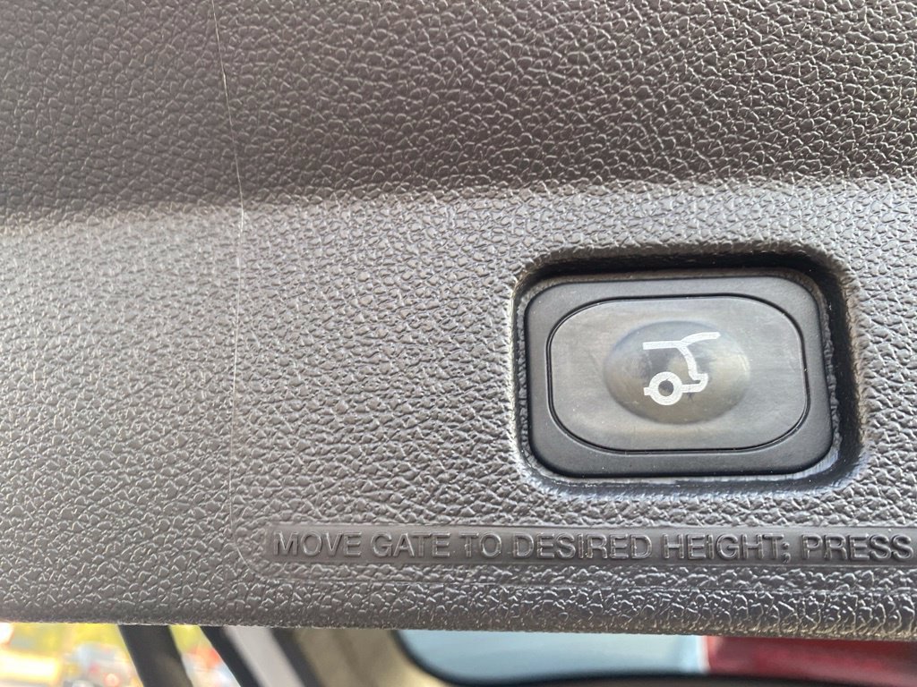 Used 2015 Ford Explorer XLT w/ Equipment Group 202A FWD image 34