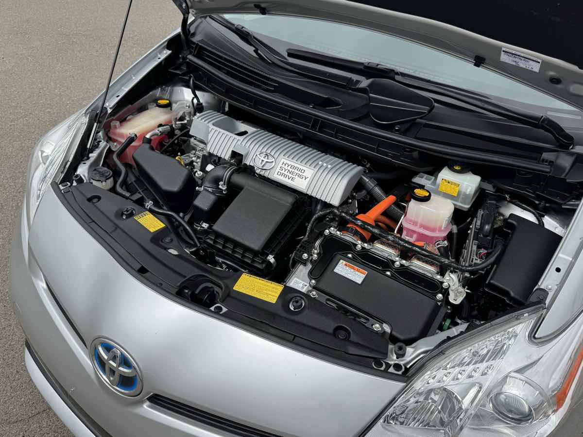 Used 2013 Toyota Prius Two FWD image 38