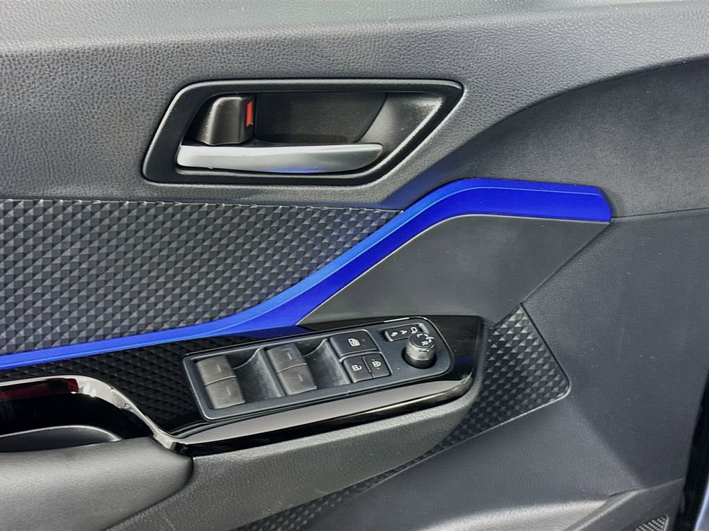 Used 2022 Toyota C-HR XLE image 23