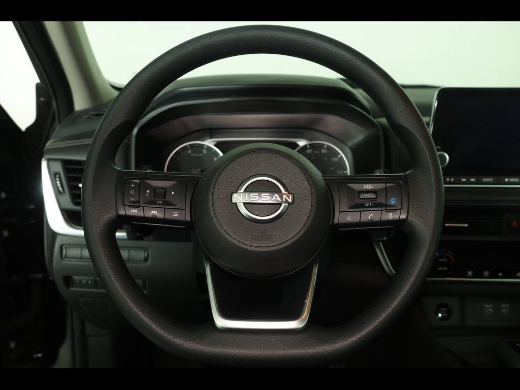 Used 2024 Nissan Rogue SV FWD image 12