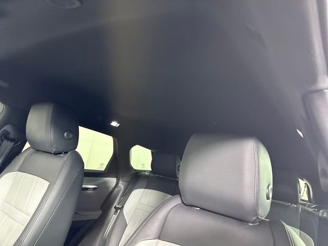 Used 2023 Land Rover Range Rover Evoque R-Dynamic SE image 12