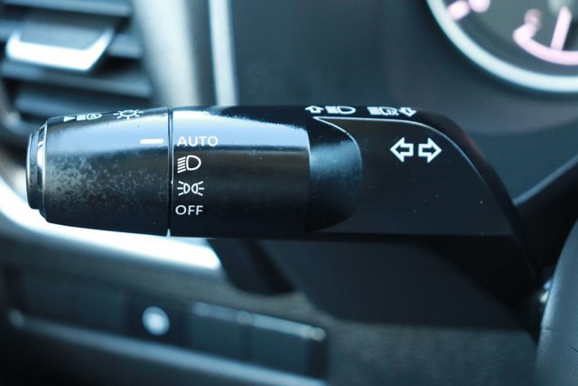 Used 2025 Nissan Rogue SV image 22