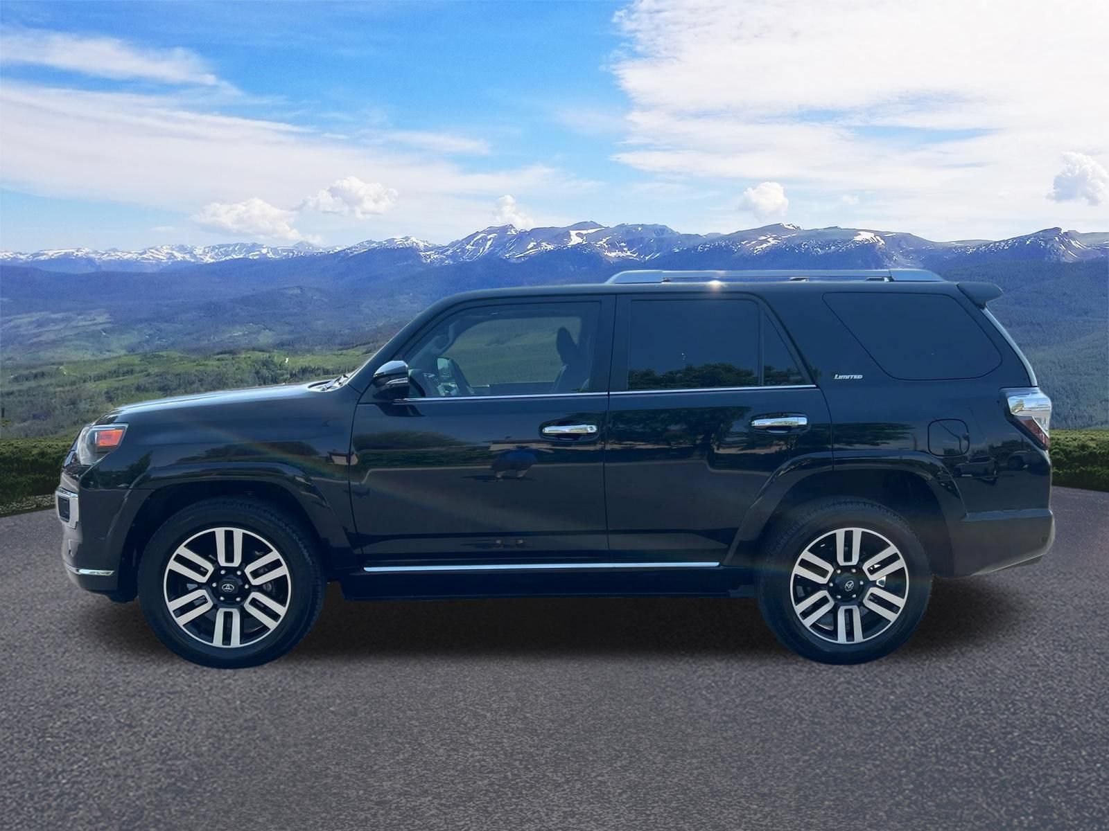 Used 2023 Toyota 4Runner Limited AWD/4WD image 2