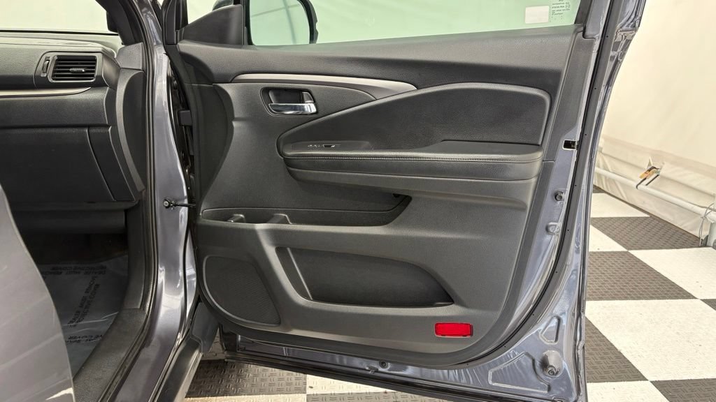 Used 2019 Honda Passport Sport image 25