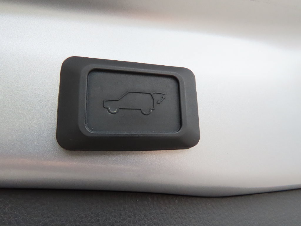 Used 2024 Toyota RAV4 XLE Premium AWD/4WD image 28