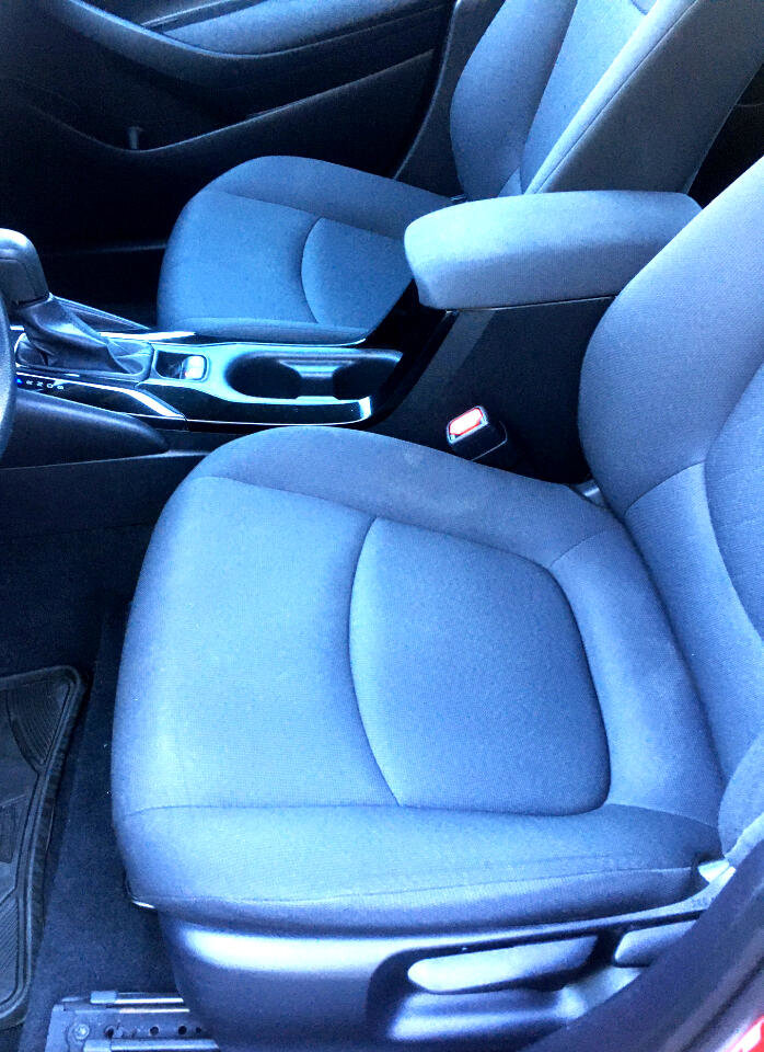 Used 2020 Toyota Corolla LE image 11