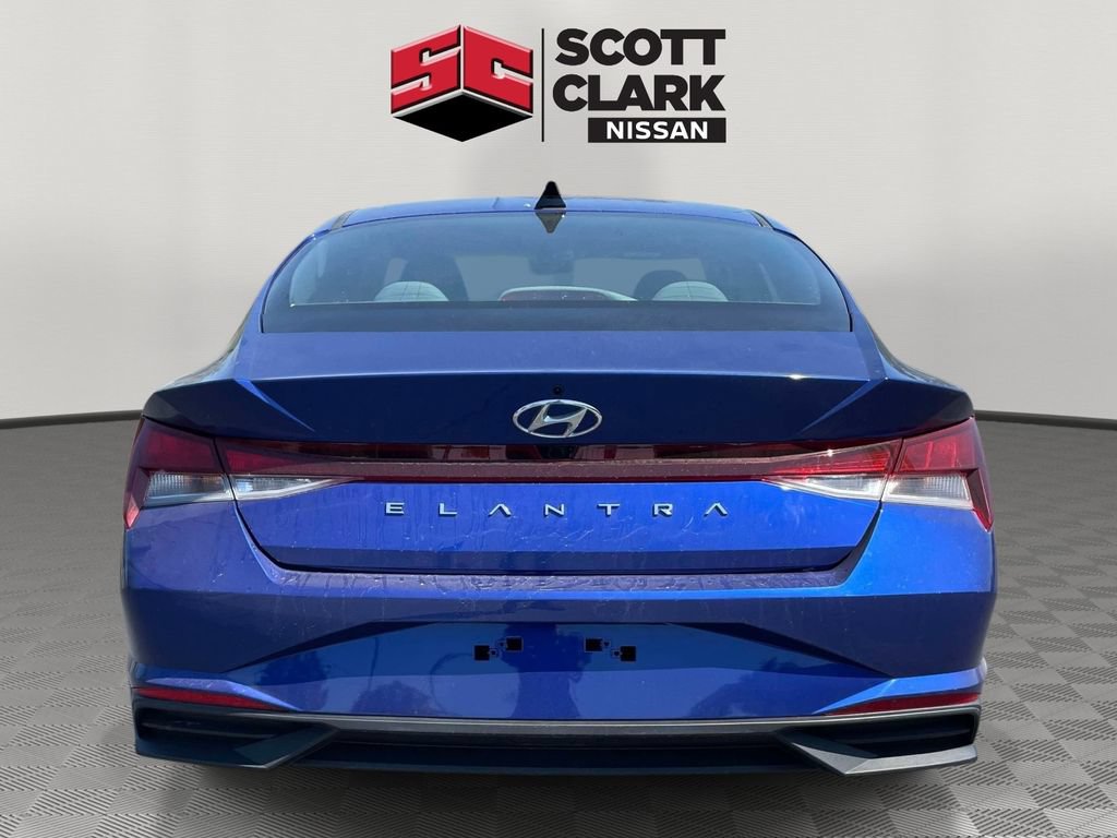 Used 2023 Hyundai Elantra SEL w/ Convenience Package FWD image 5