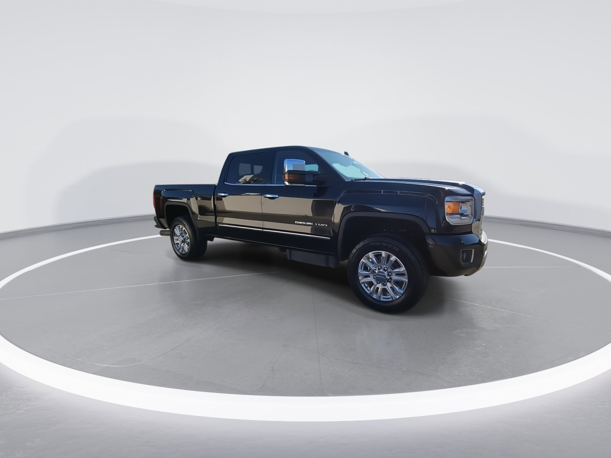 Used 2015 GMC Sierra 2500 Denali w/ Duramax Plus Package AWD/4WD image 7