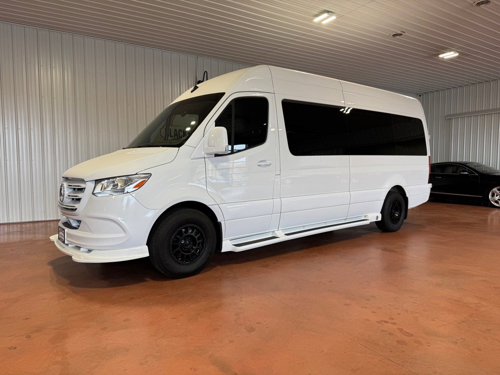 Used 2023 Mercedes-Benz Sprinter 2500 image 2