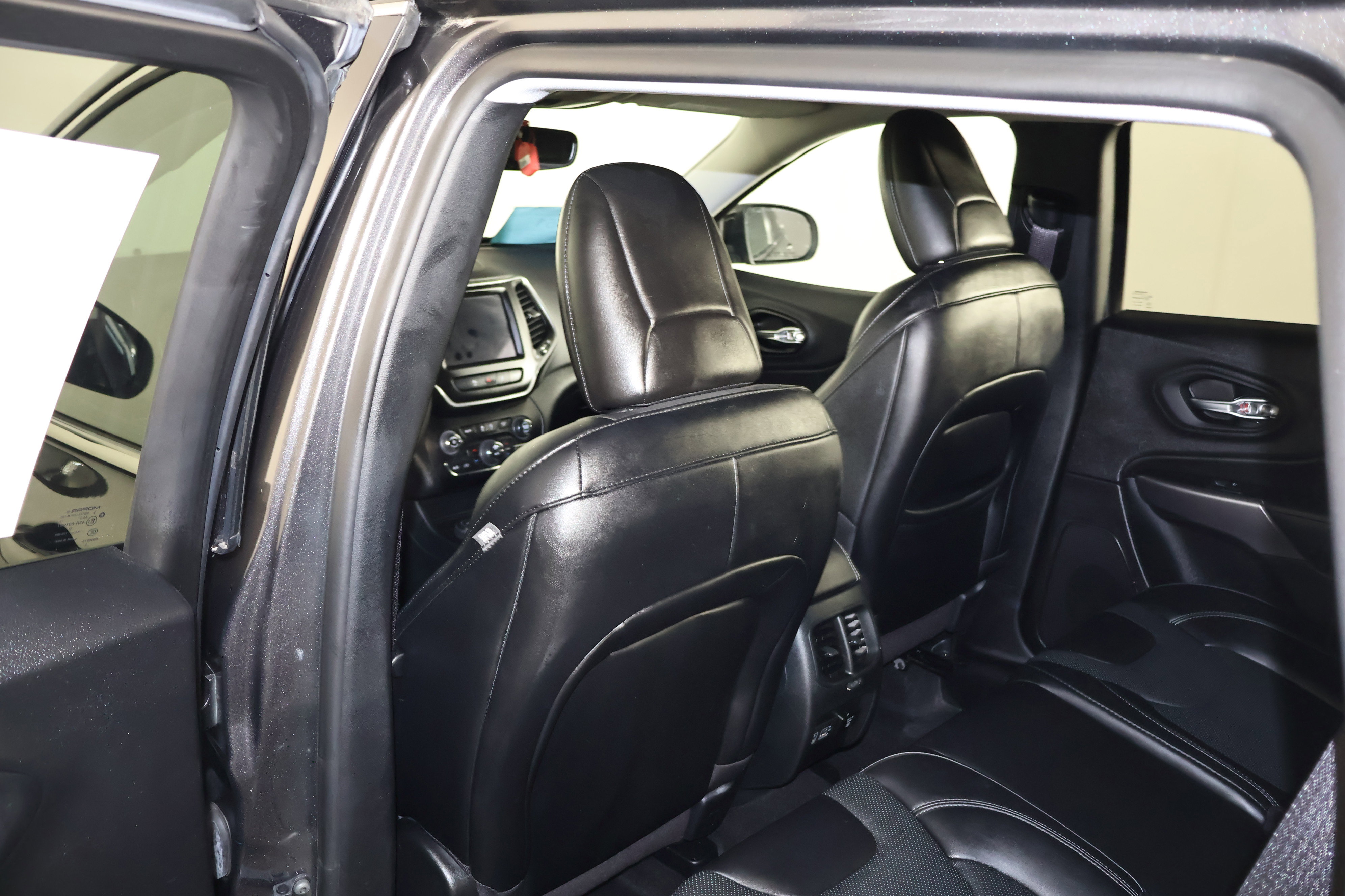 Used 2022 Jeep Cherokee Latitude Lux image 48