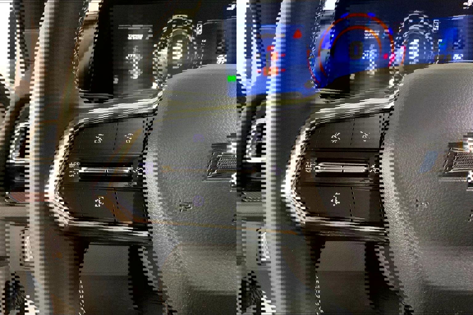 Used 2025 Chevrolet Traverse Z71 w/ Driver Confidence Package image 18