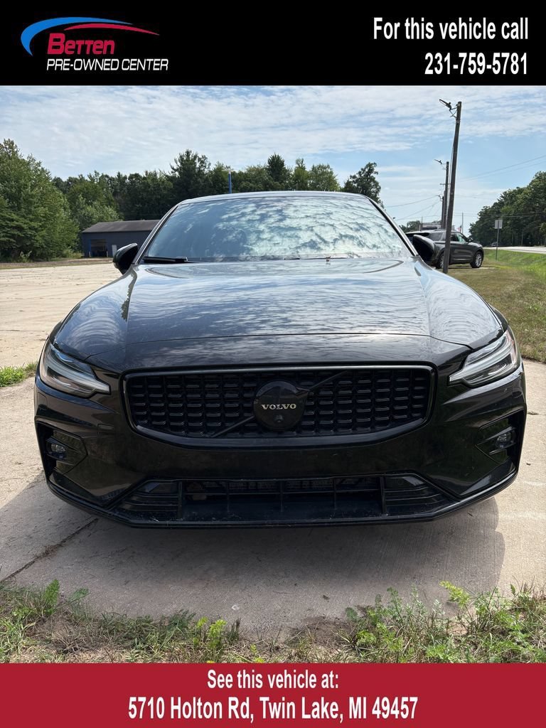 Used 2023 Volvo S60 B5 Plus AWD/4WD image 1